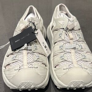 Zara Women's Light Cream Knit Lace-Up Sneakers